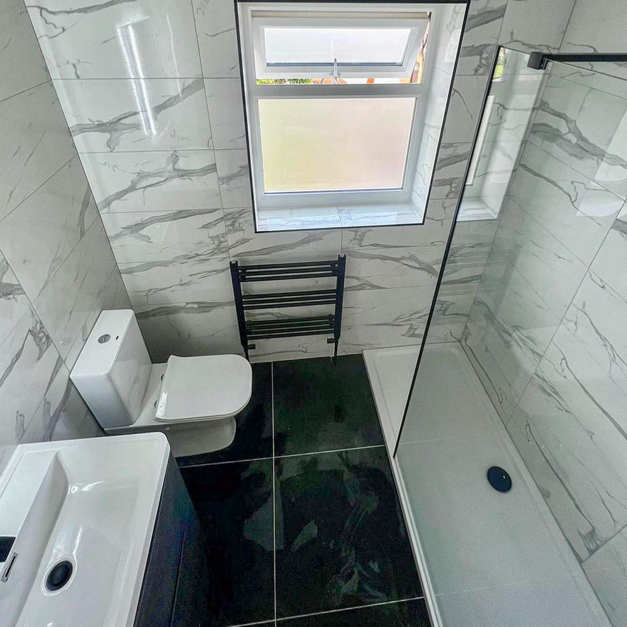 Modern ensuite suite Stockport